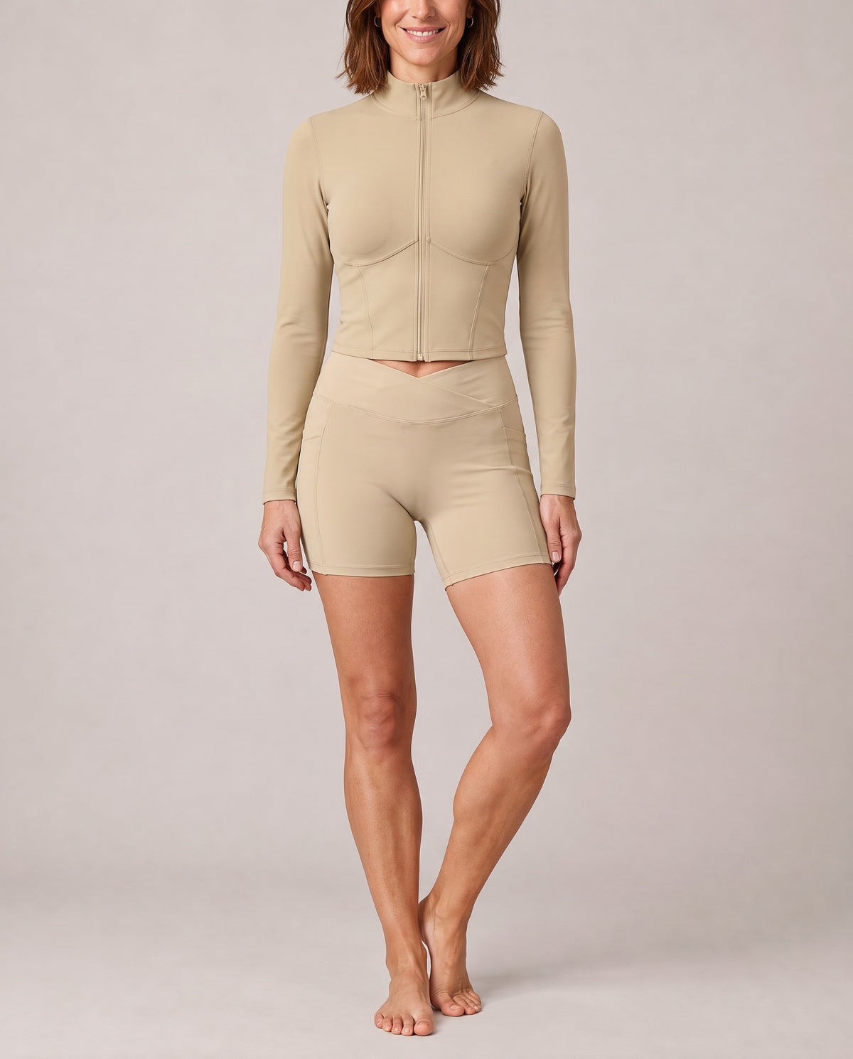 City Pocket Short in khaki, front view
