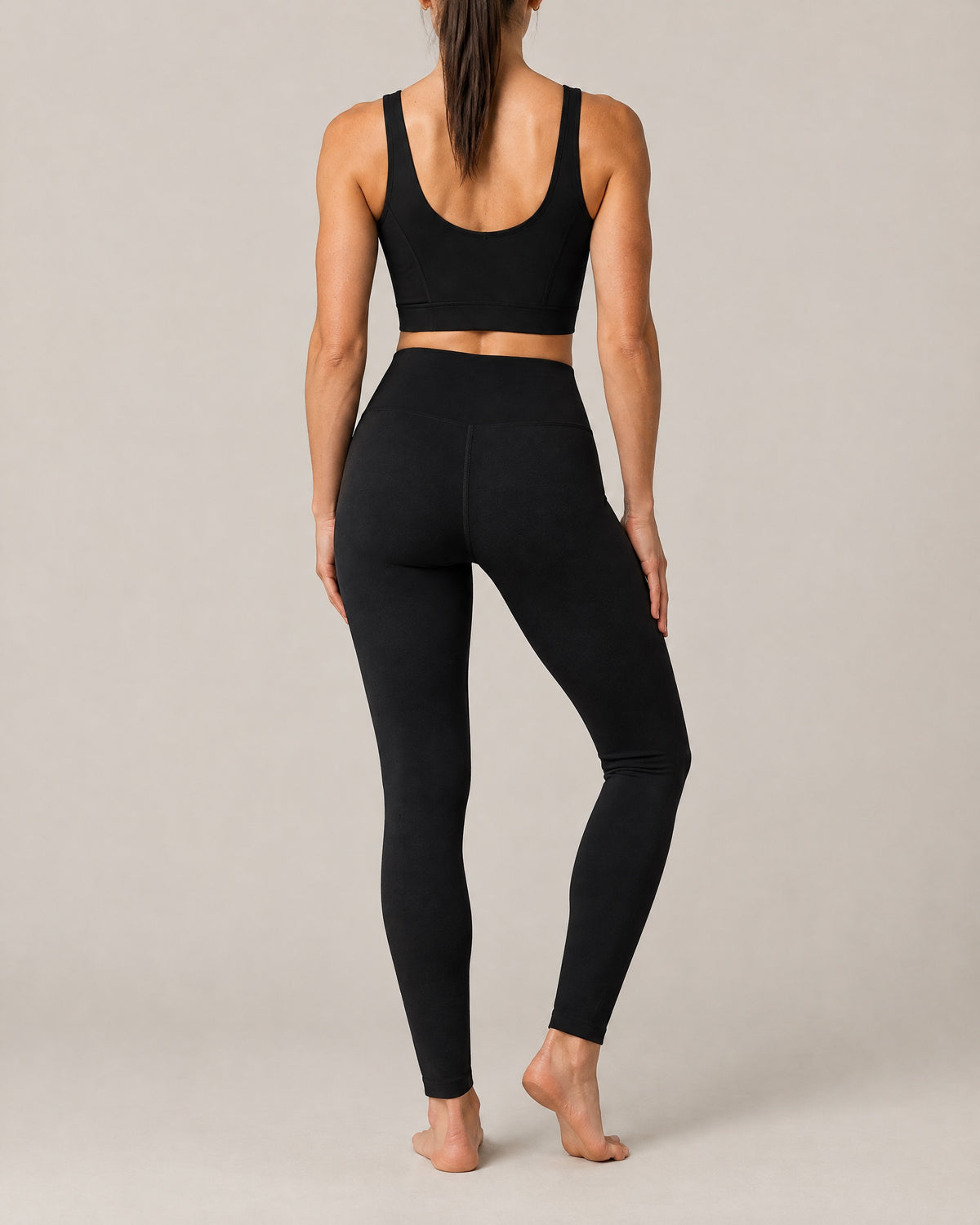 Studio Legging in black, back view